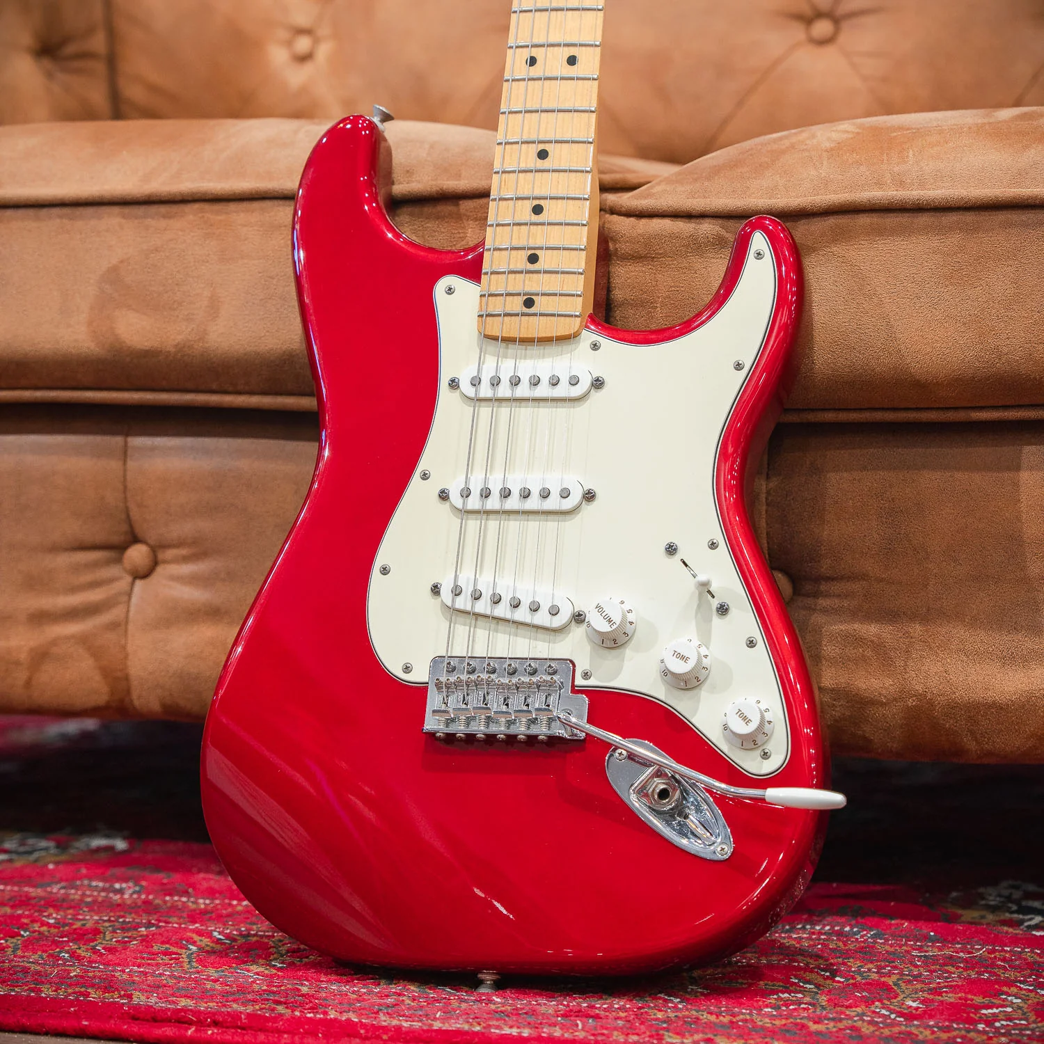 Fender Mexican Standard Stratocaster - Candy Apple Red (Pre-Owned) - Image 2