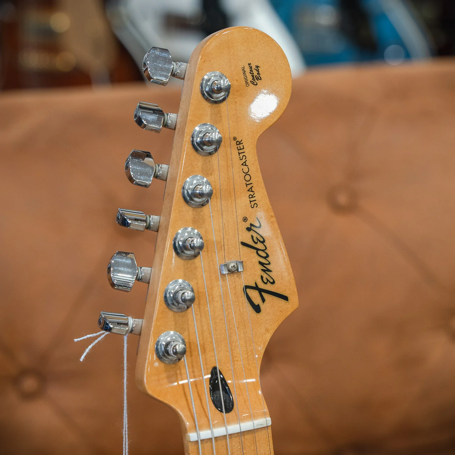 Fender Mexican Standard Stratocaster - Candy Apple Red (Pre-Owned) - Image 8