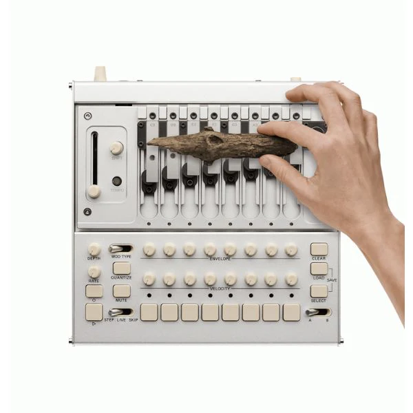 Korg Phase8 Acoustic Synthesiser - Image 6
