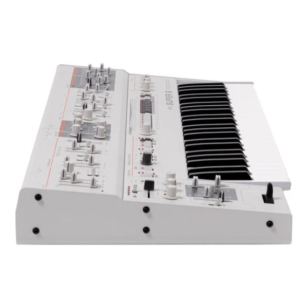 UDO Super 6 - White - Image 3